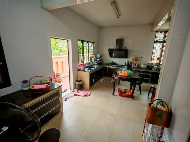 Semi-Detached House for Sale in Taman Impian Emas (Skudai) - KK Low - Kitchen - PropertyGuru.com.my