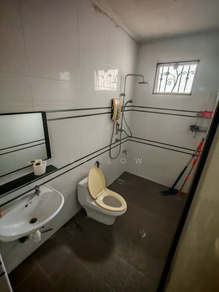Semi-Detached House for Sale in Taman Impian Emas (Skudai) - KK Low - Bathroom - PropertyGuru.com.my
