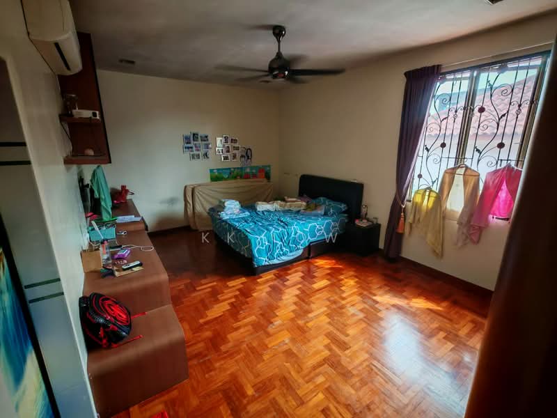Semi-Detached House for Sale in Taman Impian Emas (Skudai) - KK Low - Bedroom - PropertyGuru.com.my