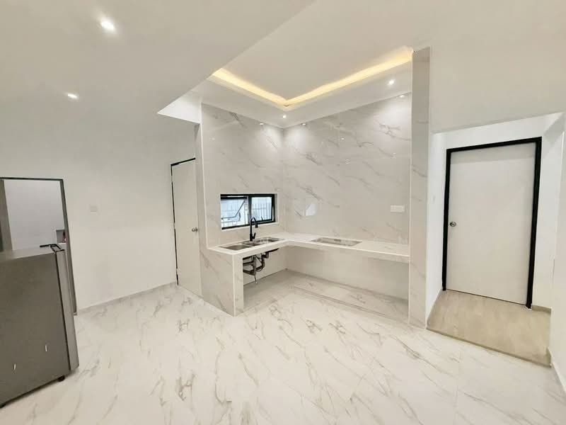 Rumah Teres 1 Tingkat untuk Dijual di Taman Rinting (Masai) - Sufi Norman - Kitchen - PropertyGuru.com.my
