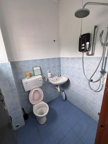 Rumah Teres untuk Disewa di Bandar Mahkota Cheras (Cheras) - GAN WEY SAND - Bathroom - PropertyGuru.com.my