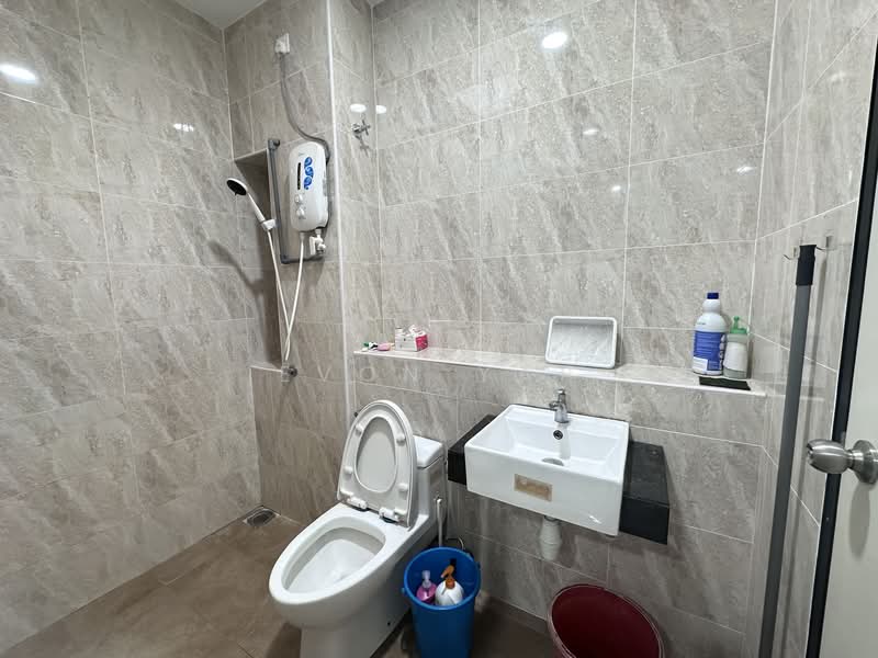 Rumah Teres 2 Tingkat untuk Dijual di Straits View (Johor Bahru) - Evon Yap - Bathroom - PropertyGuru.com.my