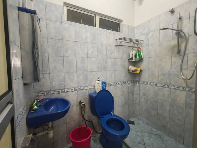 Rumah Teres 2 Tingkat untuk Dijual di Taman Sungai Besi Indah (Seri Kembangan) - Edward Ooi - Bathroom - PropertyGuru.com.my