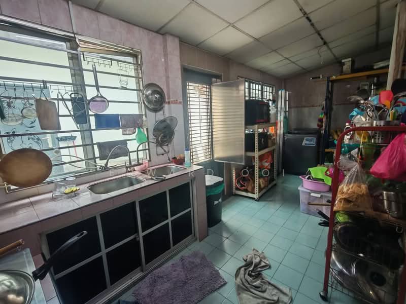 Rumah Teres 2 Tingkat untuk Dijual di Taman Sungai Besi Indah (Seri Kembangan) - Edward Ooi - Kitchen - PropertyGuru.com.my