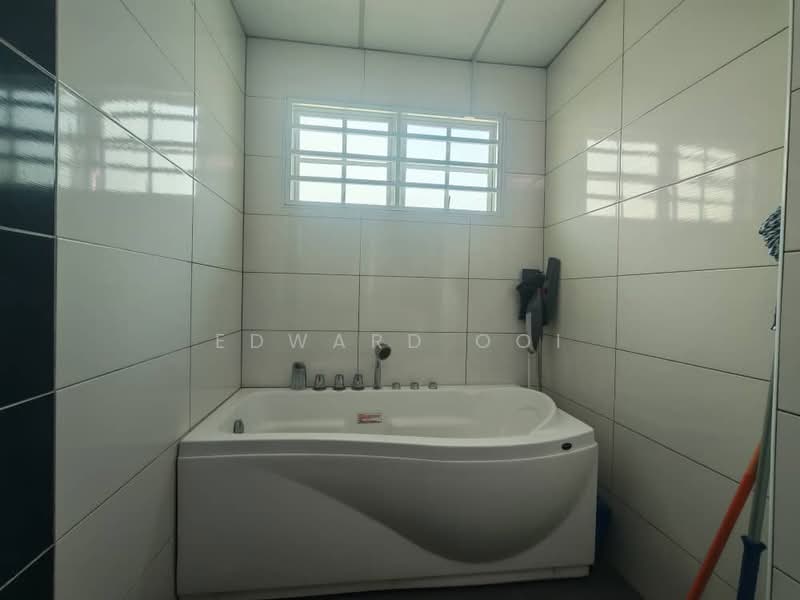 Rumah Teres 2 Tingkat untuk Dijual di Taman Sungai Besi Indah (Seri Kembangan) - Edward Ooi - Bathroom - PropertyGuru.com.my