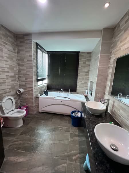 Rumah Banglo untuk Dijual di Bukit Sungai Long (Bandar Sungai Long) - Shanny Tan - Bathroom - PropertyGuru.com.my