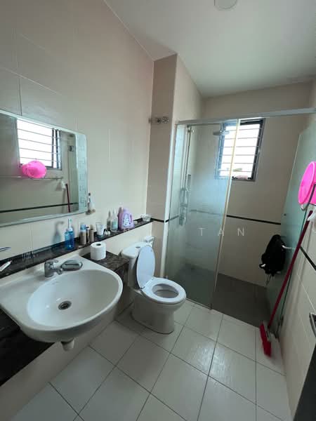 Rumah Banglo untuk Dijual di Bukit Sungai Long (Bandar Sungai Long) - Shanny Tan - Bathroom - PropertyGuru.com.my