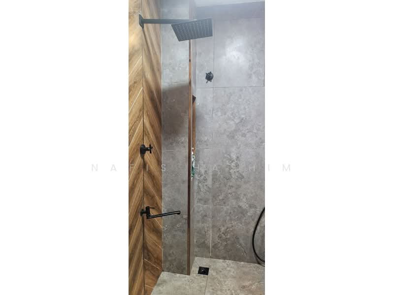 Rumah Teres 2 Tingkat untuk Dijual di Seksyen 7 (Shah Alam) - Nafis Hashim - Bathroom - PropertyGuru.com.my