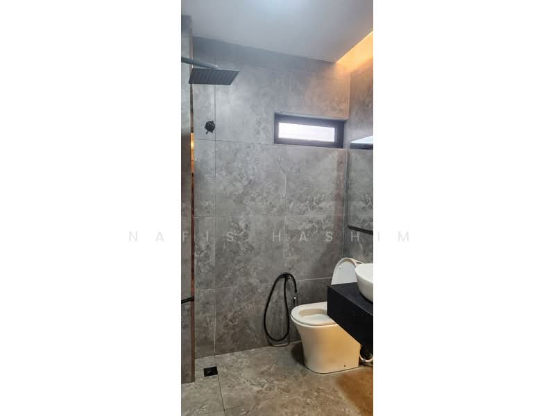 Rumah Teres 2 Tingkat untuk Dijual di Seksyen 7 (Shah Alam) - Nafis Hashim - Bathroom - PropertyGuru.com.my