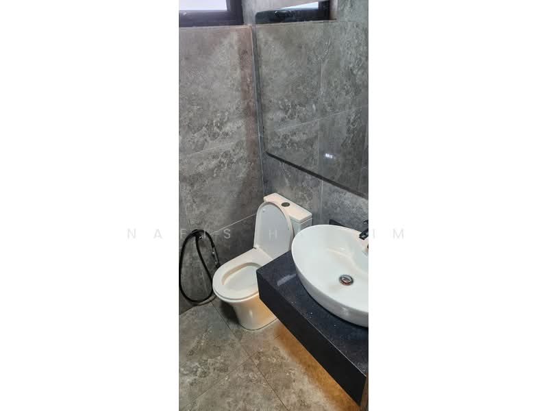 Rumah Teres 2 Tingkat untuk Dijual di Seksyen 7 (Shah Alam) - Nafis Hashim - Bathroom - PropertyGuru.com.my