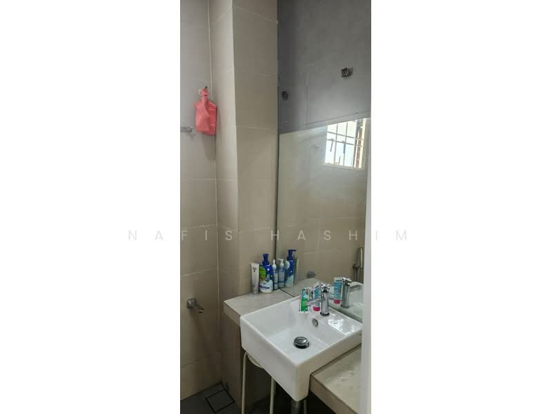 Rumah Teres 2 Tingkat untuk Dijual di Seksyen 7 (Shah Alam) - Nafis Hashim - Bathroom - PropertyGuru.com.my