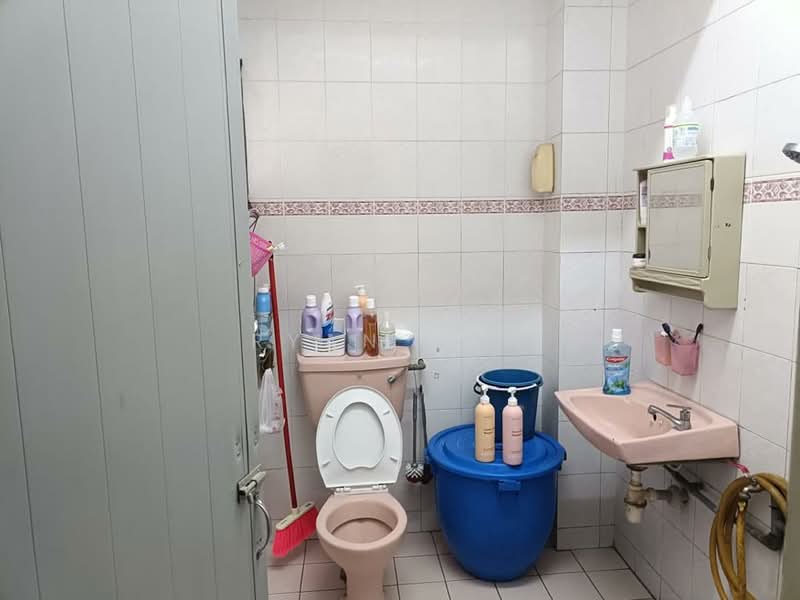 Rumah Teres 2 Tingkat untuk Dijual di Taman Supreme (Cheras) - Ryan Low - Bathroom - PropertyGuru.com.my