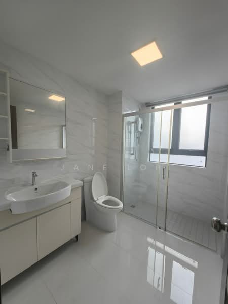 Kondominium untuk Disewa di Ataraxia Park @ Forest City - Jane Loh - Master Bathroom - PropertyGuru.com.my