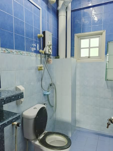 Pangsapuri untuk Dijual di Pangsapuri Mawar - Marilyn Khor - Bathroom - PropertyGuru.com.my