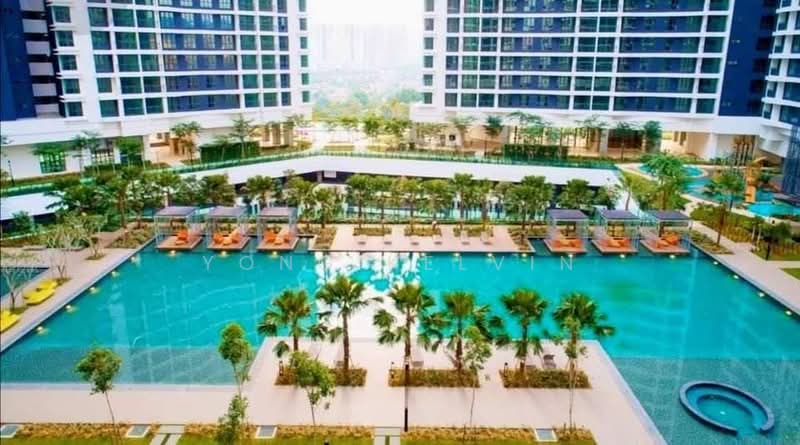 Servis Apartment untuk Disewa di KL Traders Square - Yong Kelvin - Pool - PropertyGuru.com.my