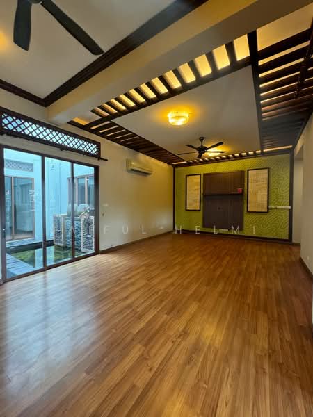 Rumah Teres 2 Tingkat untuk Dijual di Bukit Jelutong (Shah Alam) - SAIFUL HELMI - Living Room - PropertyGuru.com.my