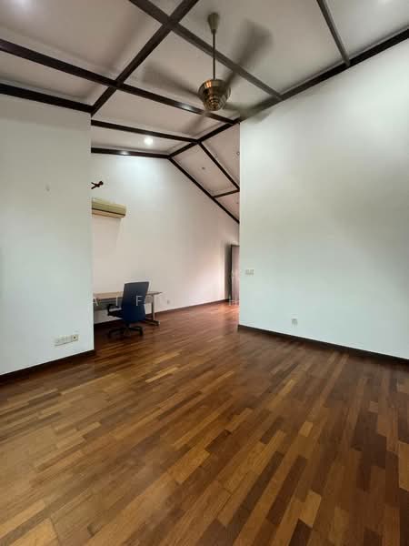 Rumah Teres 2 Tingkat untuk Dijual di Bukit Jelutong (Shah Alam) - SAIFUL HELMI - Study - PropertyGuru.com.my