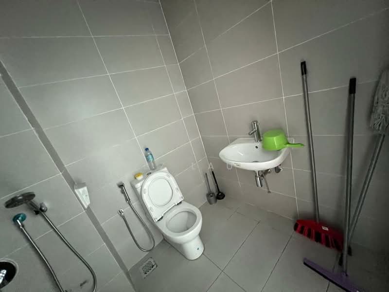 Kondominium untuk Disewa di PARC Regency (Residensi Masai) - LZ Lau - Bathroom - PropertyGuru.com.my