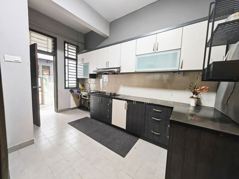 Rumah Teres 2 Tingkat untuk Dijual di Skudai (Johor) - Sufi Norman - Kitchen - PropertyGuru.com.my