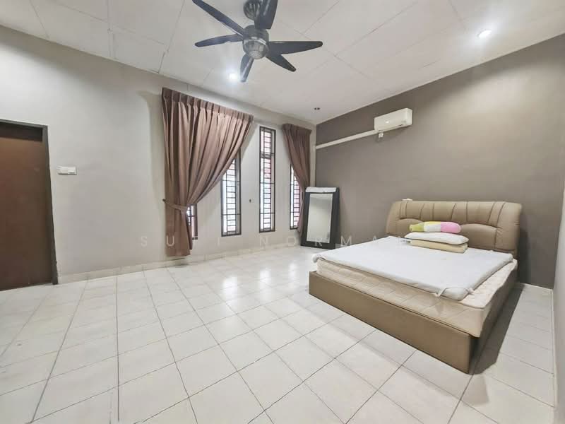 Rumah Teres 2 Tingkat untuk Dijual di Skudai (Johor) - Sufi Norman - Bedroom - PropertyGuru.com.my