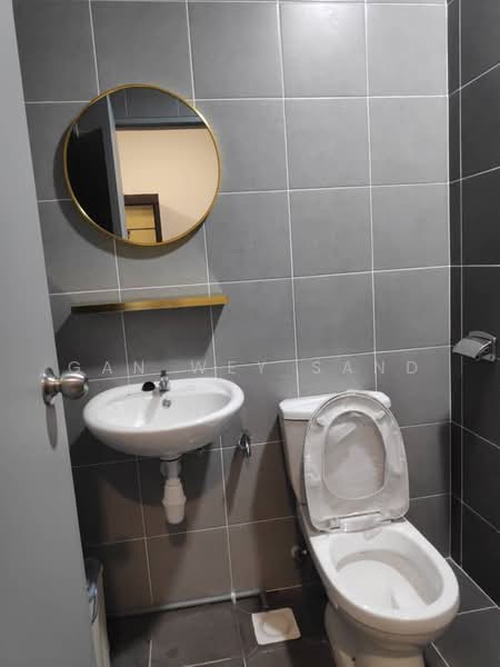 Service Residence for Sale at The Netizen - GAN WEY SAND - Bathroom - PropertyGuru.com.my