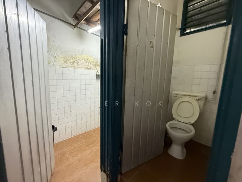 1-storey Terraced House for Sale in SS3 (Petaling Jaya) - Peter Kok - Bathroom - PropertyGuru.com.my