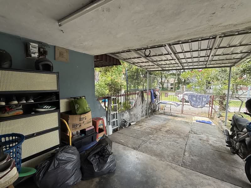 1-storey Terraced House for Sale in SS3 (Petaling Jaya) - Peter Kok - Car Porch - PropertyGuru.com.my