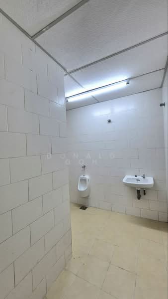 Shop / Office for Rent in Ipoh (Perak) - Donald Goh - Bathroom - PropertyGuru.com.my