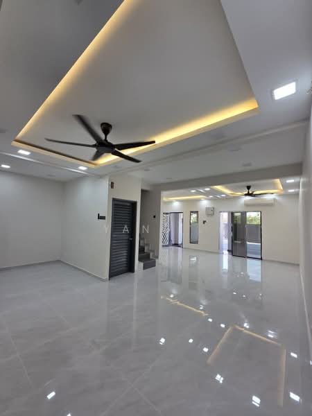 Rumah Teres 2 Tingkat untuk Disewa di Bandar Sri Damansara (Selangor) - Yang . - Living Room - PropertyGuru.com.my