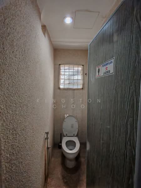 Shop / Office for Rent in Segambut (Kuala Lumpur) - Kingston Choo - Bathroom - PropertyGuru.com.my