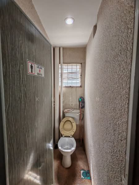 Shop / Office for Rent in Segambut (Kuala Lumpur) - Kingston Choo - Bathroom - PropertyGuru.com.my