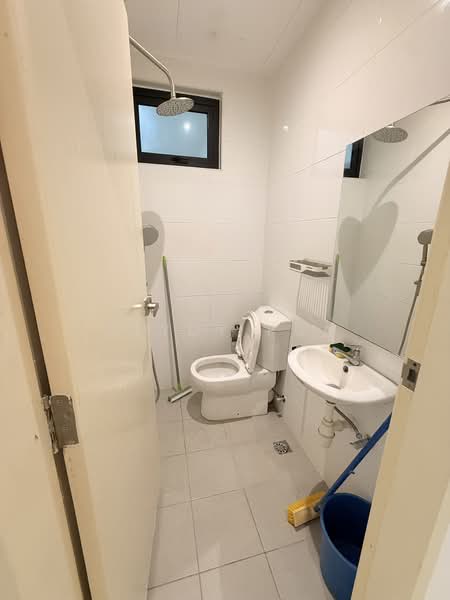 Kondominium untuk Disewa di Grace Residence - Heydy Pua - Bathroom - PropertyGuru.com.my