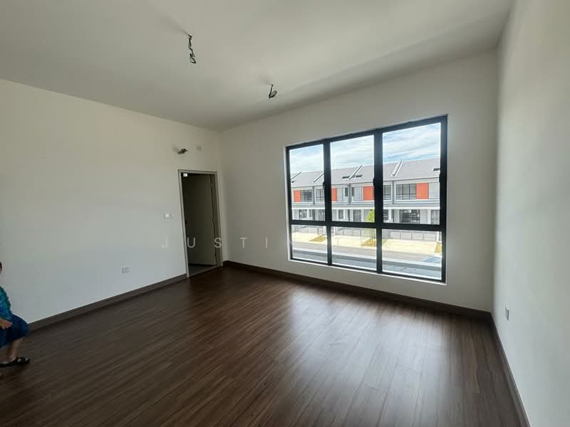 Rumah Teres 2 Tingkat untuk Dijual di Bandar Bukit Raja (Klang) - Justin Tee - Living Room - PropertyGuru.com.my
