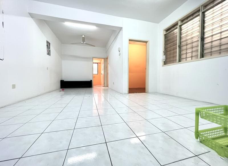 Shop / Office for Sale in Prima Damansara (Damansara Damai) - Vickky Wong CF - Living Room - PropertyGuru.com.my