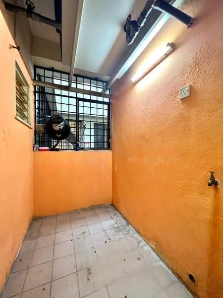 Shop / Office for Sale in Prima Damansara (Damansara Damai) - Vickky Wong CF - Balcony - PropertyGuru.com.my