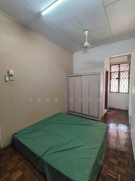 Rumah Teres 1 Tingkat untuk Dijual di Bandar Seri Alam (Masai) - Zack Chow - Bedroom - PropertyGuru.com.my