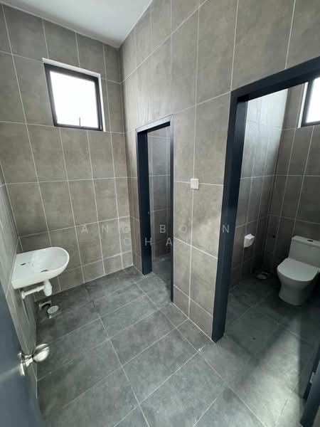 Kilang untuk Disewa di Eco Business Park 1 (Johor Bahru) - Ang Boon Chai - Bathroom - PropertyGuru.com.my