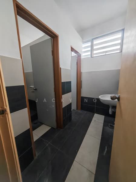 Semi-D Factory for Rent in Kawasan Perindustrian SILC (Iskandar Puteri (Nusajaya)) - Jacky Ng - Bathroom - PropertyGuru.com.my