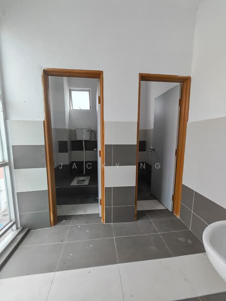 Semi-D Factory for Rent in Kawasan Perindustrian SILC (Iskandar Puteri (Nusajaya)) - Jacky Ng - Bathroom - PropertyGuru.com.my