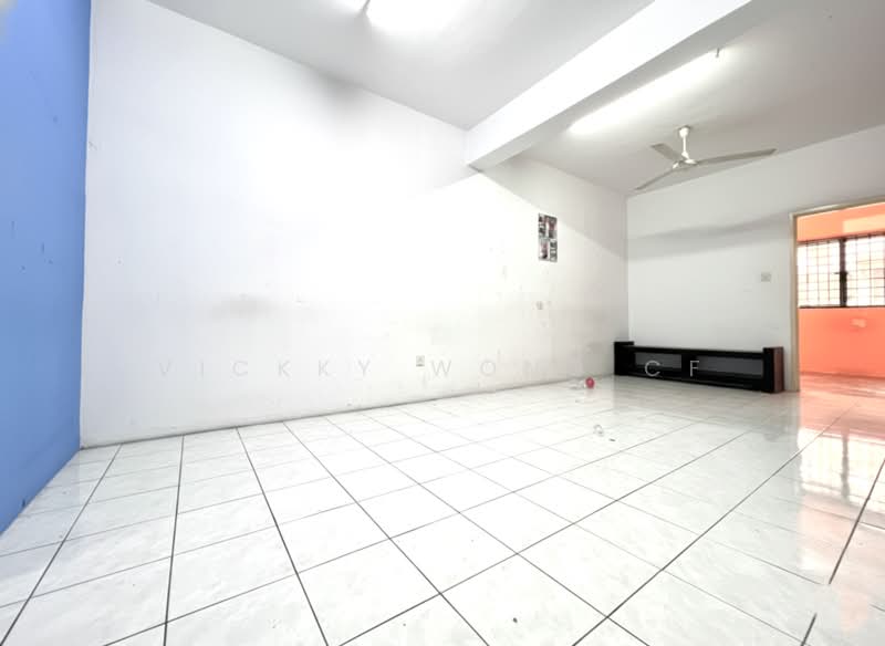 Pangsapuri untuk Dijual di Prima Damansara - Vickky Wong CF - Living Room - PropertyGuru.com.my