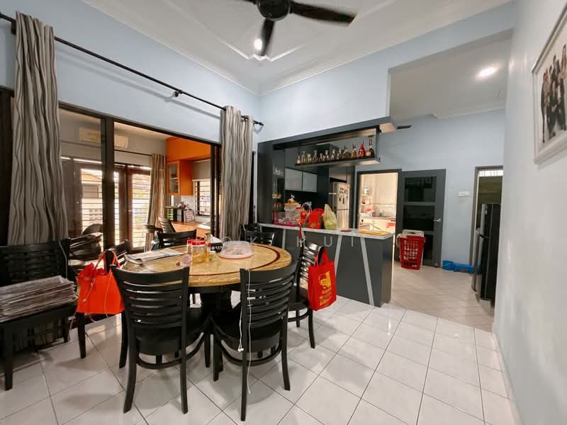 1-storey Terraced House for Sale in Taman Molek (Johor Bahru) - Kok Hui - Dining Room - PropertyGuru.com.my