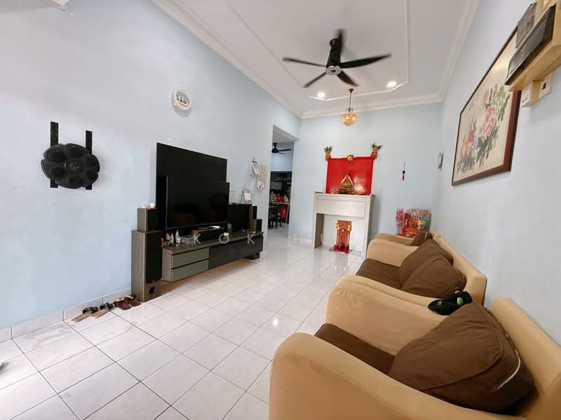 1-storey Terraced House for Sale in Taman Molek (Johor Bahru) - Kok Hui - Living Room - PropertyGuru.com.my