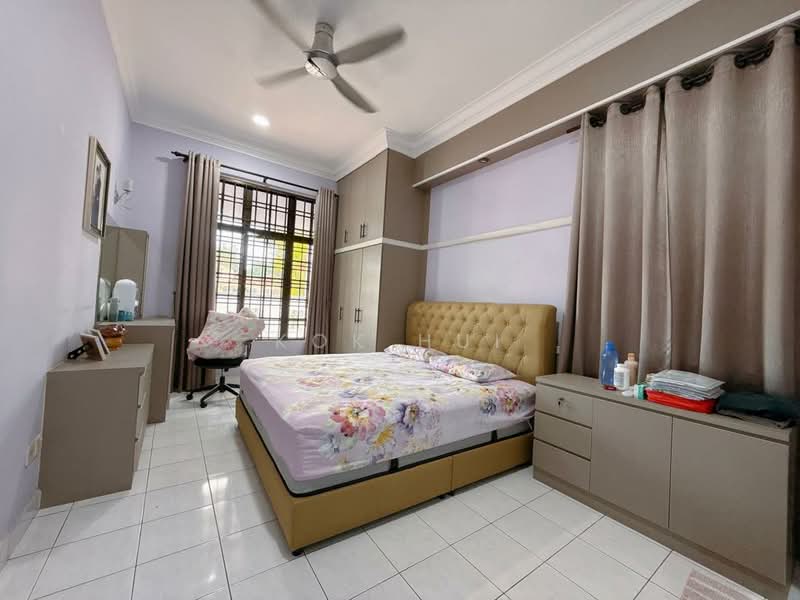 1-storey Terraced House for Sale in Taman Molek (Johor Bahru) - Kok Hui - Bedroom - PropertyGuru.com.my