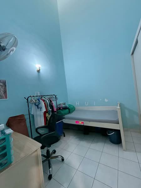 1-storey Terraced House for Sale in Taman Molek (Johor Bahru) - Kok Hui - Bedroom - PropertyGuru.com.my