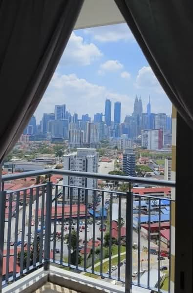 Kondominium untuk Dijual di Platinum Splendor Residence - Chun Yee - Balcony - PropertyGuru.com.my