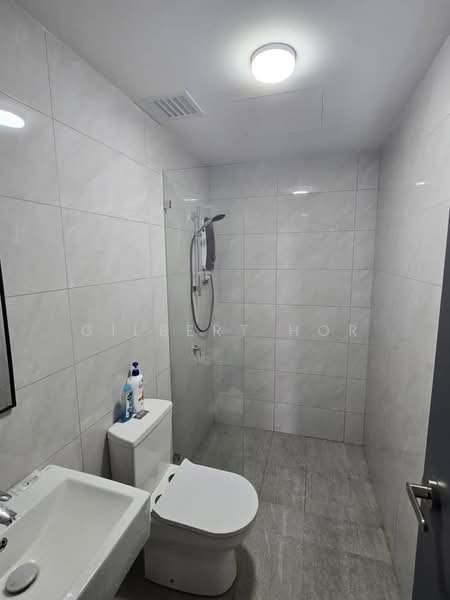 Servis Apartment untuk Disewa di Altris Residences @ The Quartz WM - Gilbert Hor - Bathroom - PropertyGuru.com.my