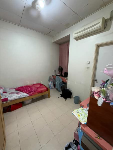 2-storey Terraced House for Sale in Bandar Indahpura (Kulai) - Danny See - Bedroom - PropertyGuru.com.my