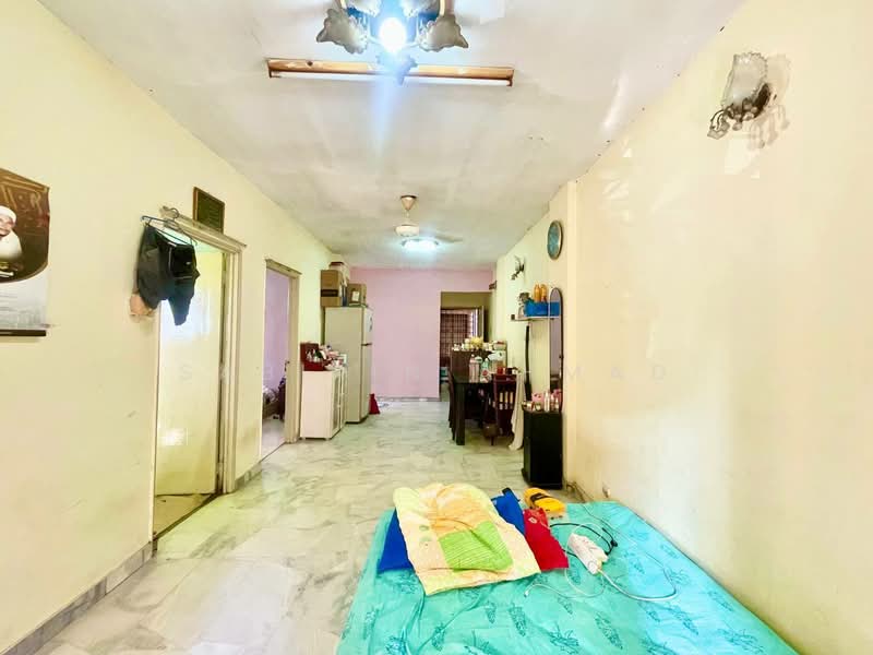 Apartment for Sale at Teratai Mewah Apartment Block 15,17,19,21 - Sabirin Ahmad - Living Room - PropertyGuru.com.my