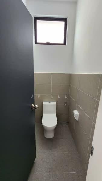 Factory for Rent in Eco Business Park 1 (Johor Bahru) - JP Lee - Bathroom - PropertyGuru.com.my