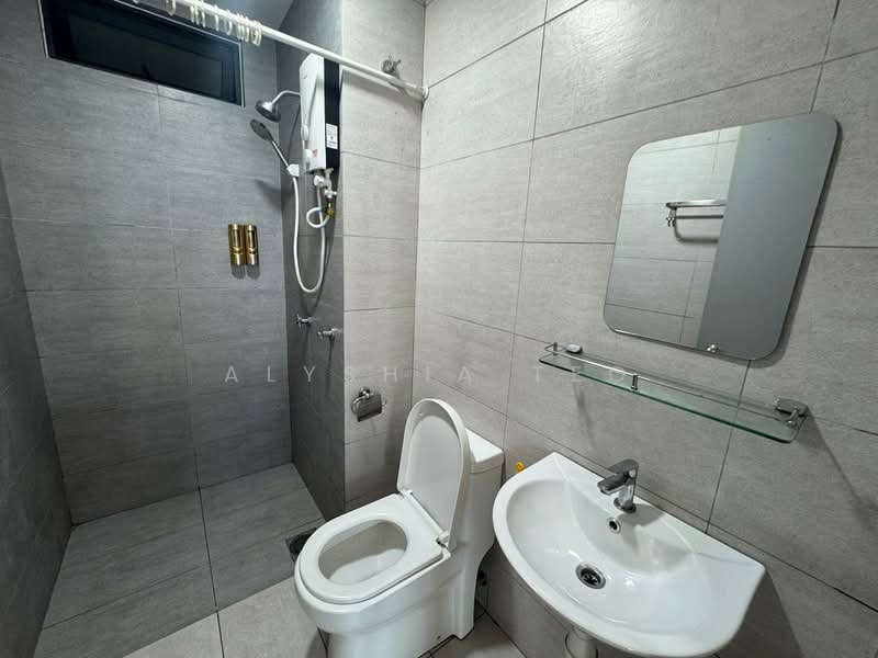 Servis Apartment untuk Disewa di KL Traders Square - Alyshia Teo - Bathroom - PropertyGuru.com.my